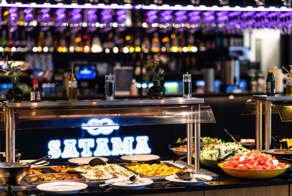 Ravintola Satama bar & bistro tarjoilulinjasto.
